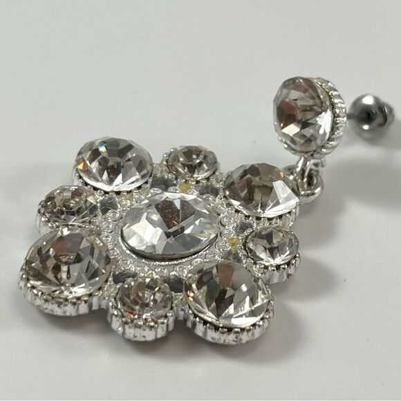 Bridal Silver Tone Glass Rhinestone Earrings Dangle Post Setting Elegant Sparkle - Picture 2 of 6